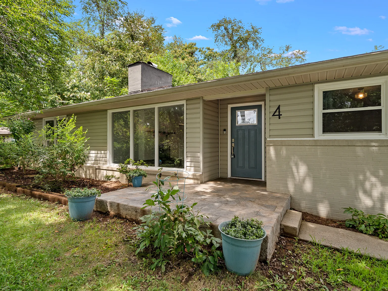 3 bed, 2291 sqft, $2,900 — Photo 3