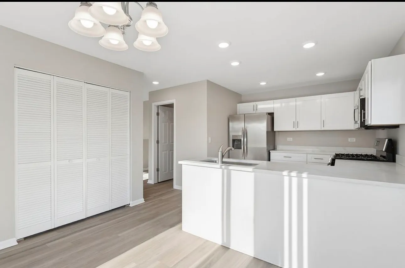 2 bed, 1757 sqft, $2,900 — Photo 4