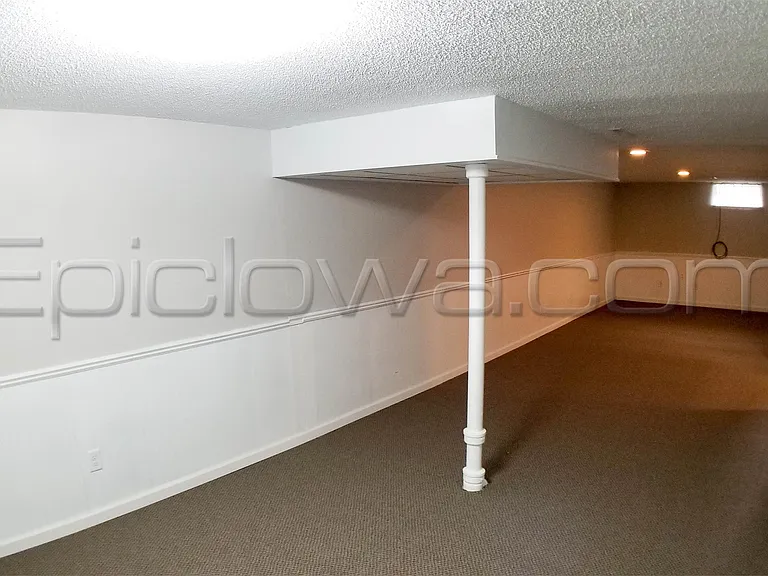 2923 Russell Dr NE — Photo 18