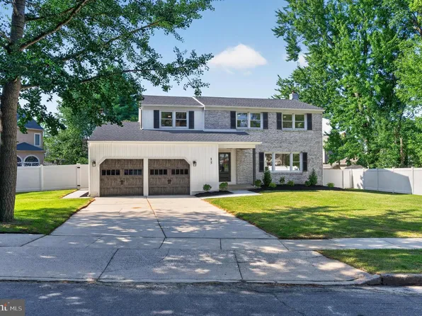 15 Chateau Dr, Cherry Hill, NJ 08003