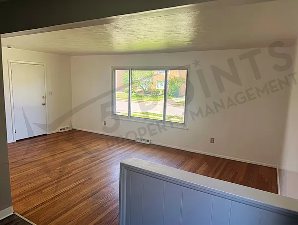 927 E 216th St #1 — Photo 36
