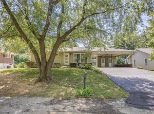 6110 Warren Dr, Belleville, IL 62223