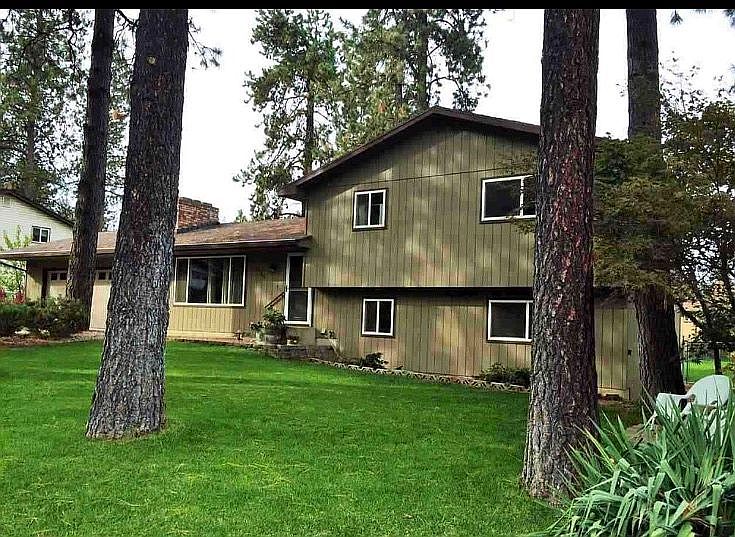 1st image of 1905 E 54th Ave