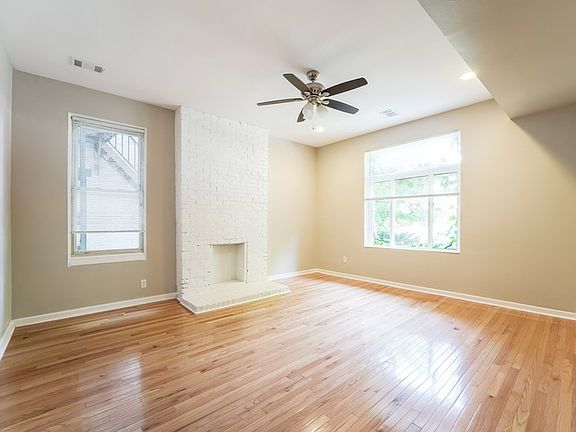 3rd image of 241 Amber St