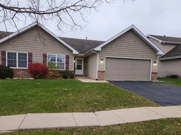 720 Anjali Ct, Sycamore, IL 60178