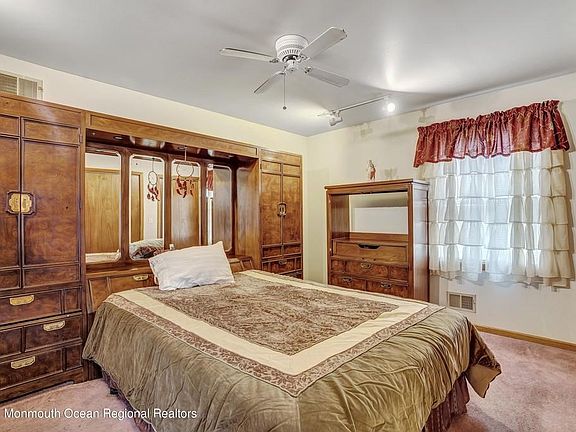 5th image of 1465 Cedarhurst Dr