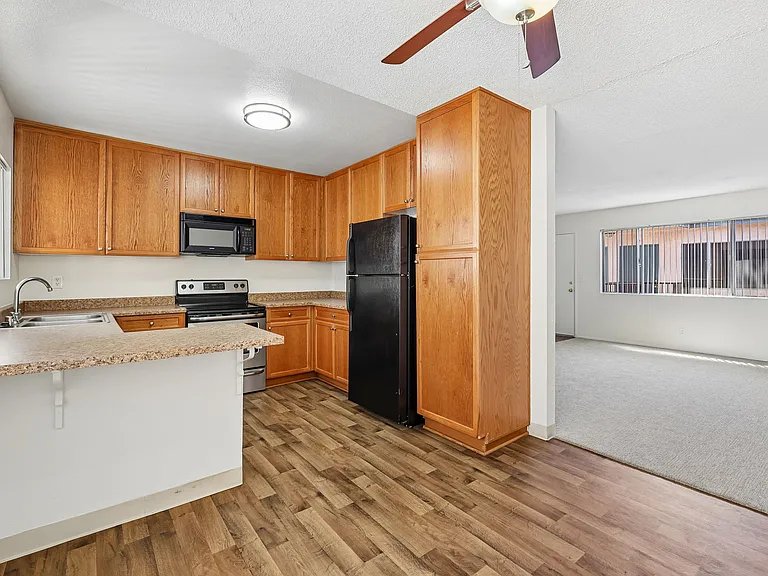 The Carlton Ridge Apartments — Photo 49
