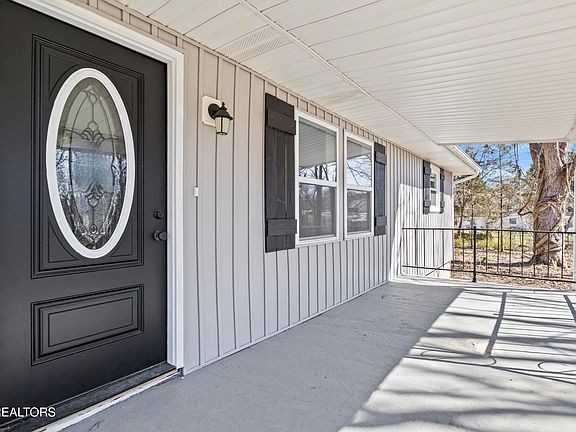 2nd image of 2102 Montvale Rd