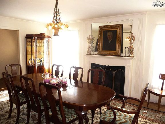3rd image of 2202 Clarinda Ave