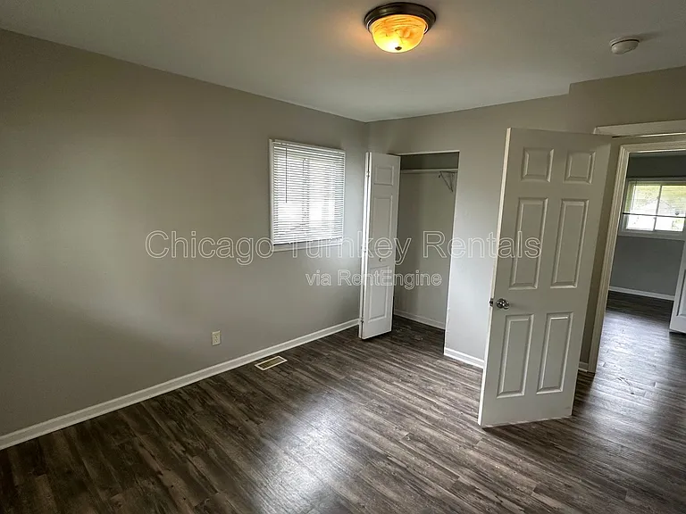 105 S Sycamore Ln — Photo 12
