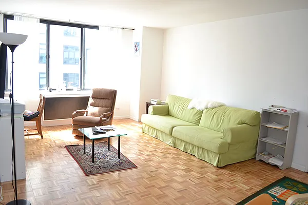 Rented by Tabak Real Estate | media 29