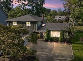 29074 Lincoln Rd, Bay Village, OH 44140