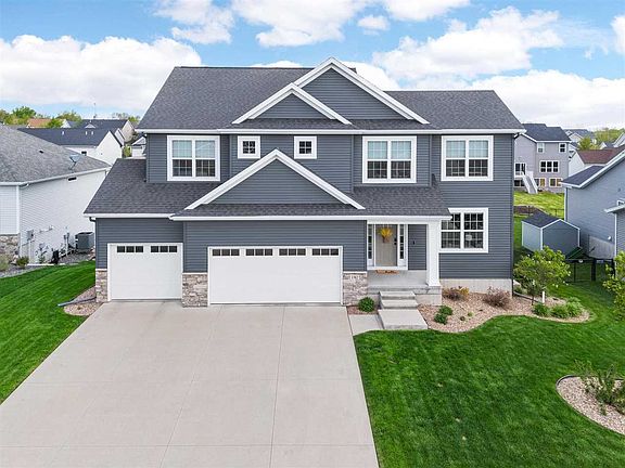 2nd image of 1382 Crescent Oak Ln