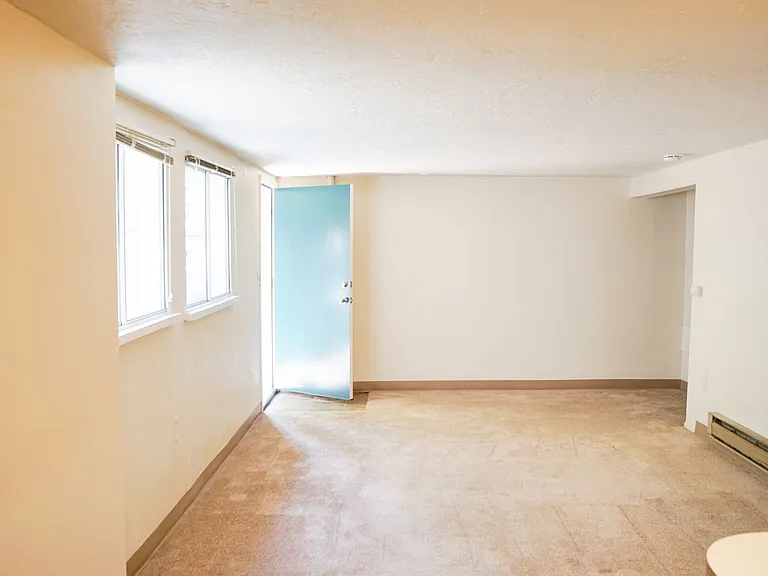 Great NW Location: Spacious 1 Bedroom Ready Soon! — Photo 4