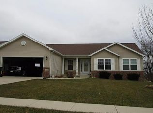 1822 Quail Run Ln, Cedar Falls, IA 50613