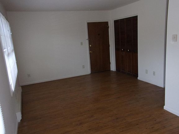 4th image of 24 Gina Marie Ave