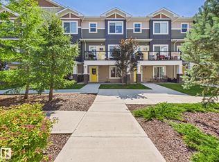 230 Edgemont Rd NW #11, Edmonton, AB T6M0Y8