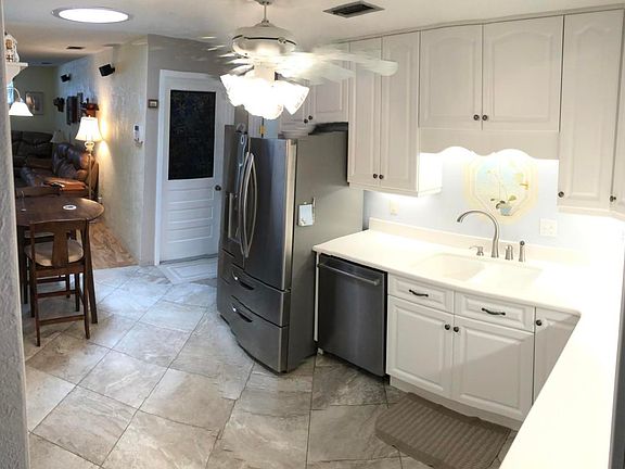 5th image of 126 Beau Rivage Dr