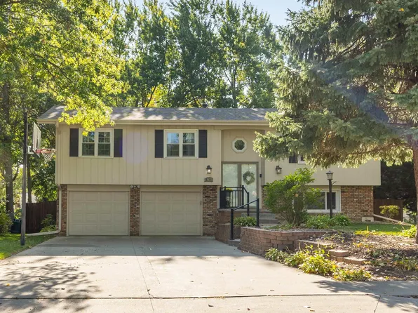 14079 Pine St, Omaha, NE 68144