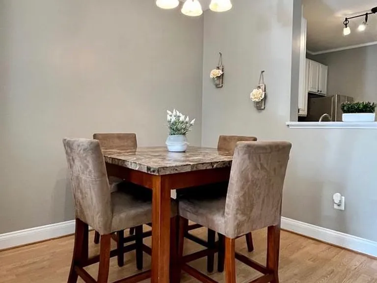 8605 Capistrano Way — Photo 9