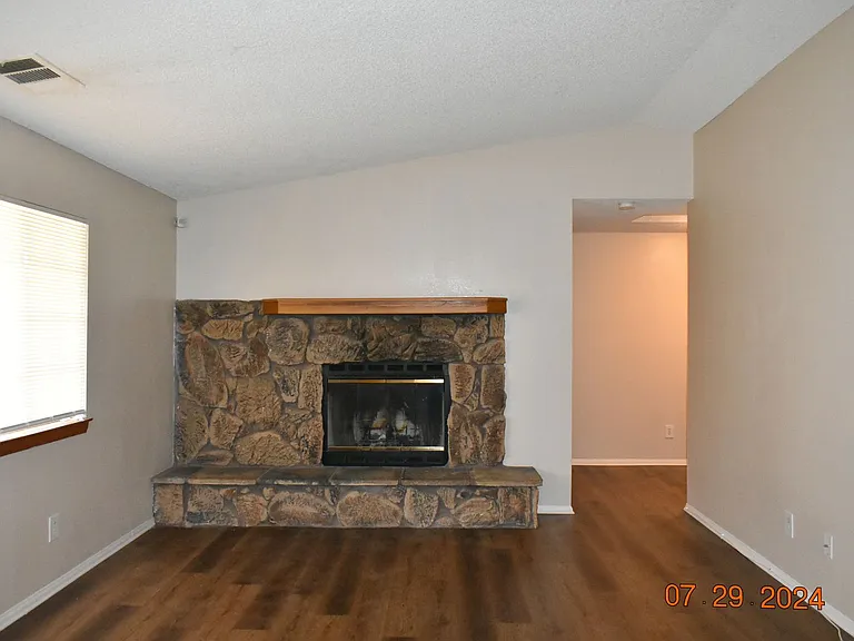 8100 Fernwood Ave — Photo 7