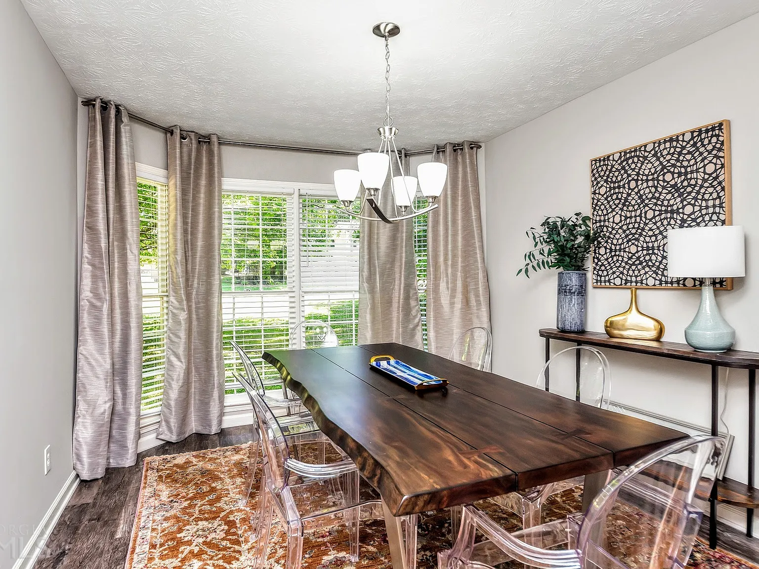3 bed, 2.0 bath, 100 sqft, $4,500 — Photo 3