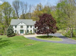 5 Garrison Ln, Mendham, NJ 07945