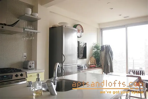 Rented by aptsandlofts.com | media 41