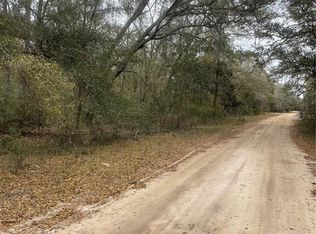 112 Magnolia Rd, Hawthorne, FL 32640