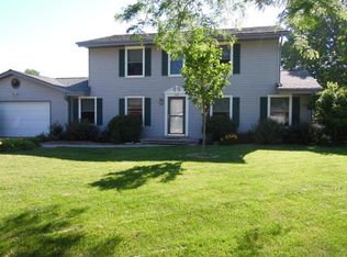 8768 S Castle Ct, Franklin, WI 53132
