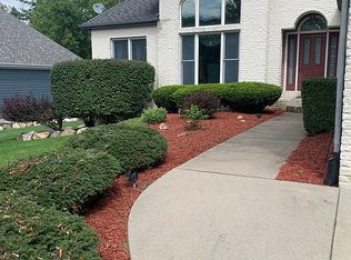 439 River Woods Dr, Flushing, MI 48433