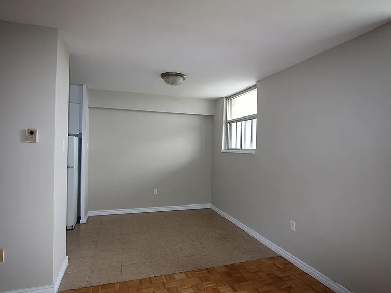 182 Church St E — Photo 12