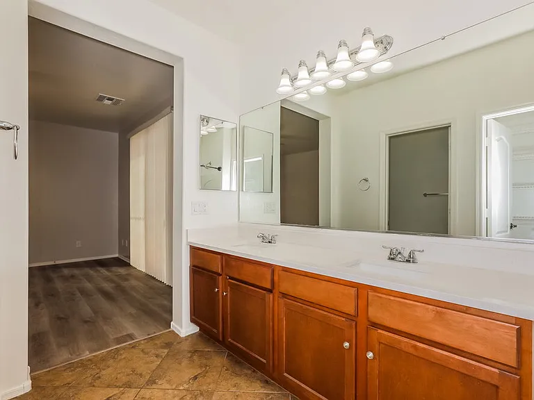 4229 E Milky Way — Photo 11