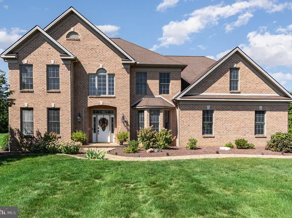 111 Charlton Ct, Hanover, PA 17331