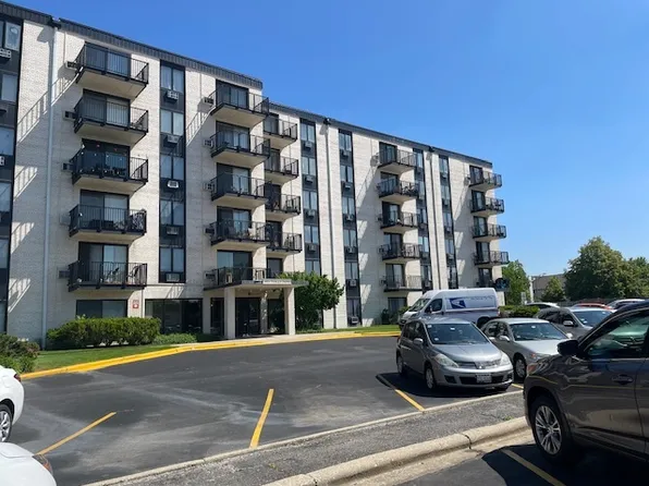 9074 W Terrace Dr APT 6N, Niles, IL 60714