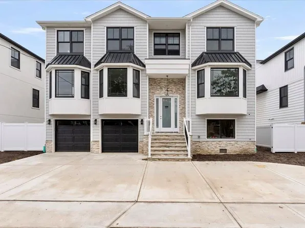 909 Greenfield Road, Woodmere, NY 11598