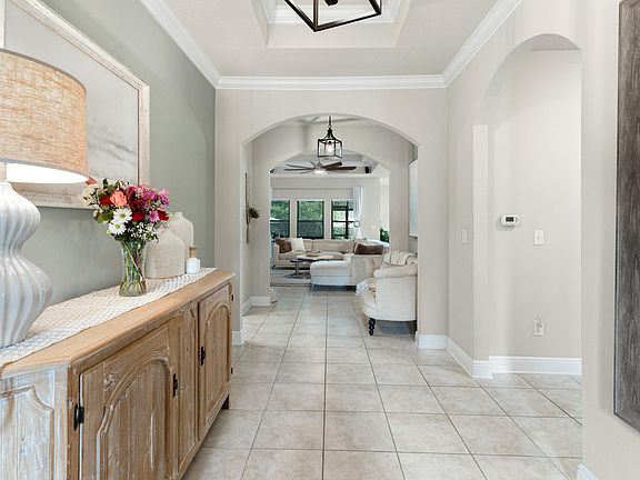 4th image of 114 Maddox St