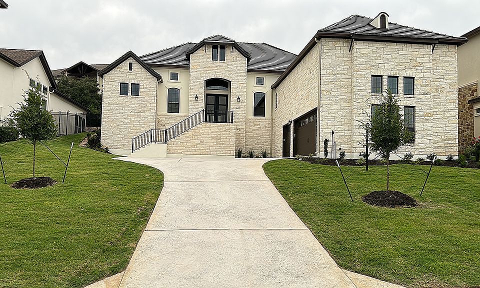 1st image of 807 Sweet Grass Ln