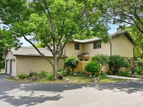 N76W14619 Fairfield COURT #A, Menomonee Falls, WI 53051