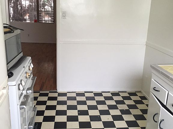 5th image of 1406 N Vista St #6