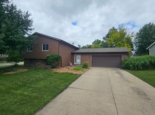 2429 59th St NW, Rochester, MN 55901