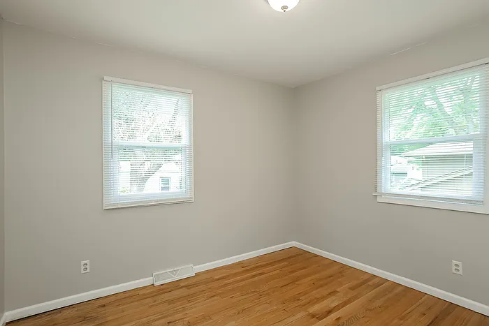 909 Ridge Dr — Photo 7