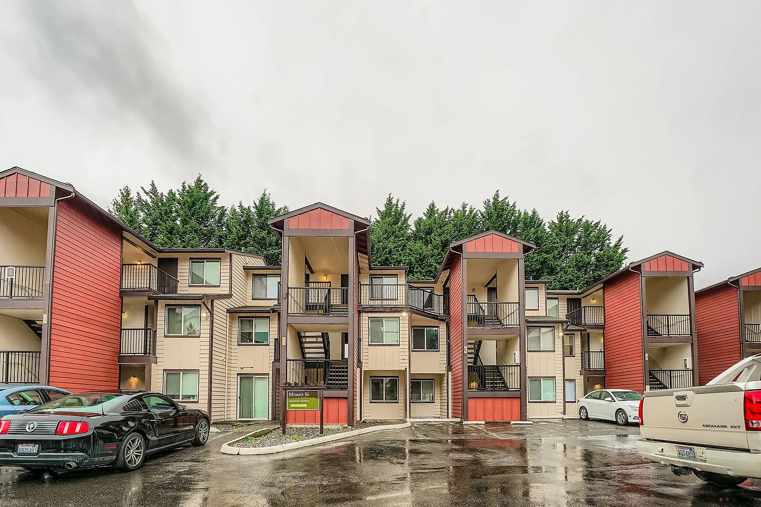 Mt. Si Court — Photo 1