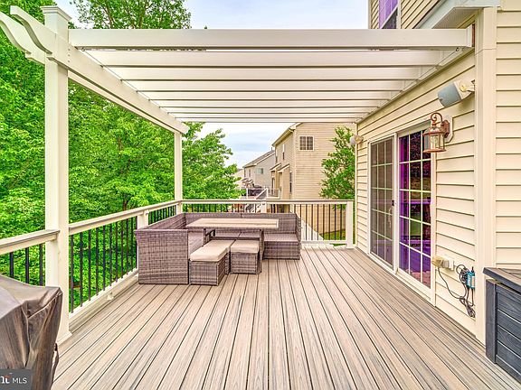 3rd image of 16461 Chattanooga Ln