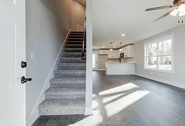 5th image of 1138 E College St