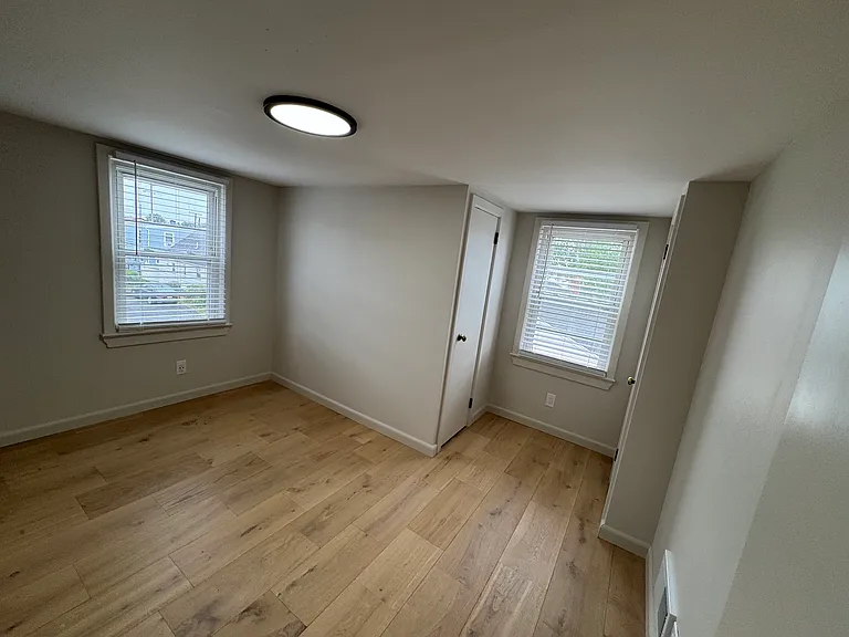179-181 Leonard Pl #2 — Photo 3