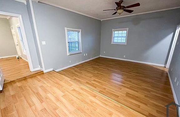 3rd image of 910 Booth St #A