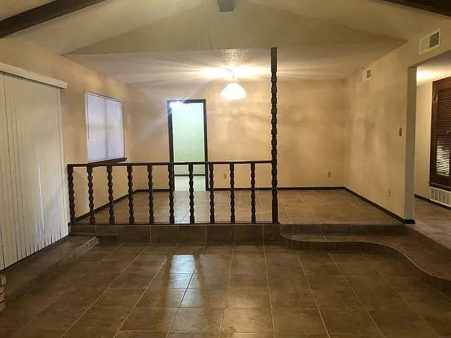 744 Cresta Mira Dr — Photo 11