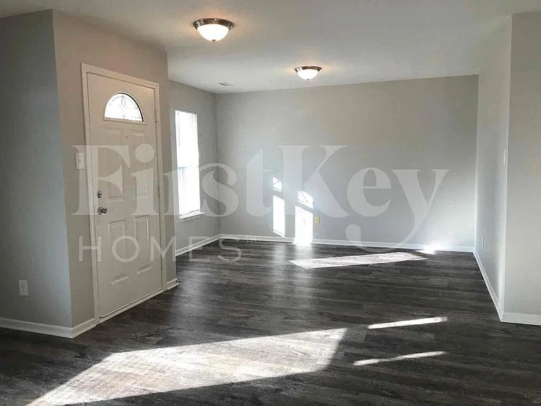 15400 Gallow Ln — Photo 3