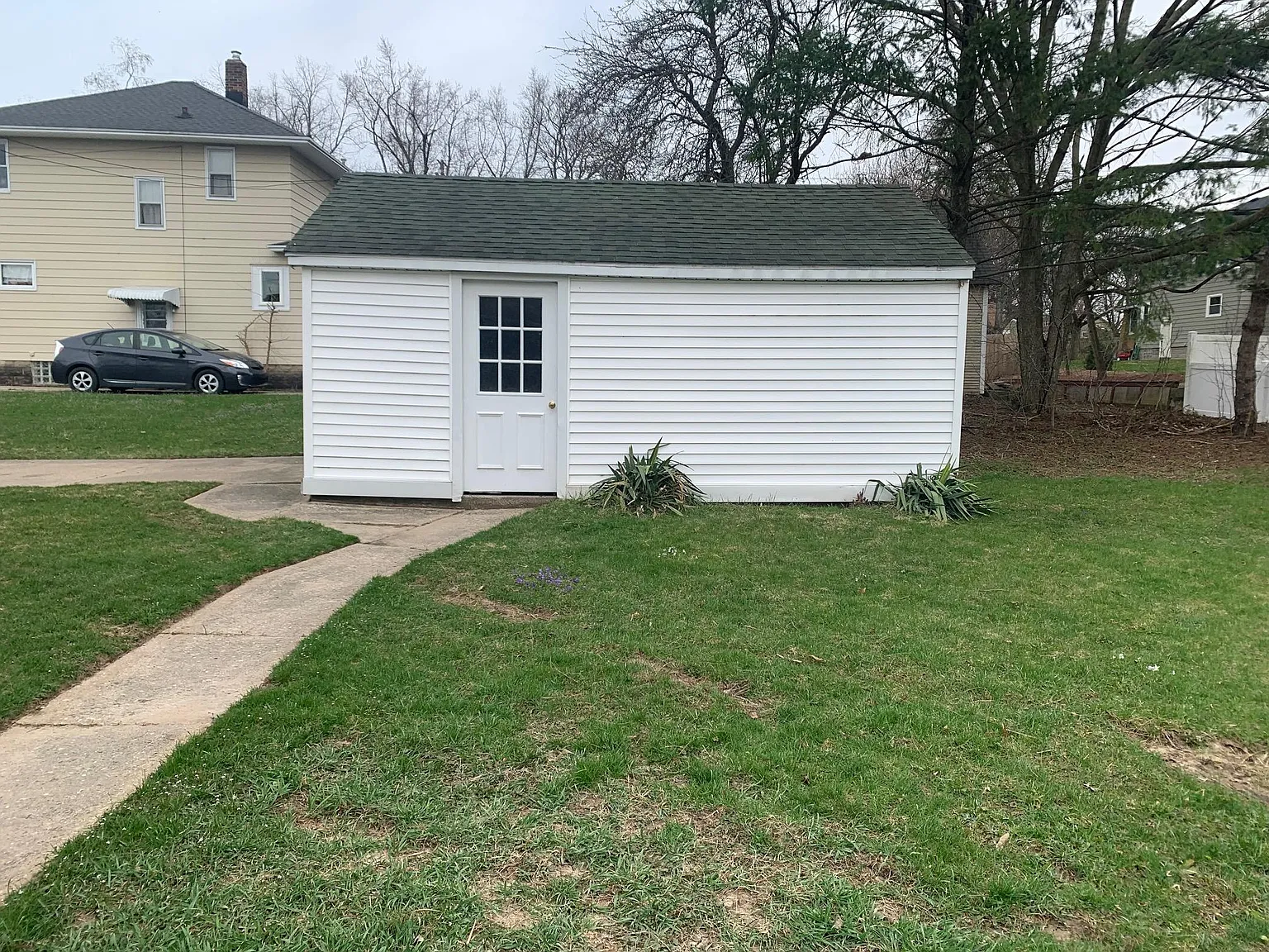 3 bed, 1050 sqft, $2,100 — Photo 4